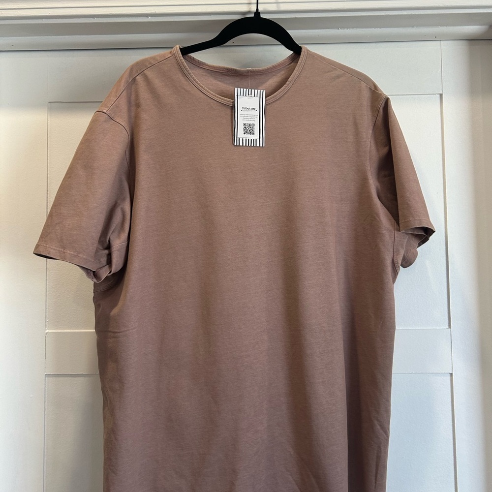 Lululemon Men's classic light Brown T-Shirt size XL